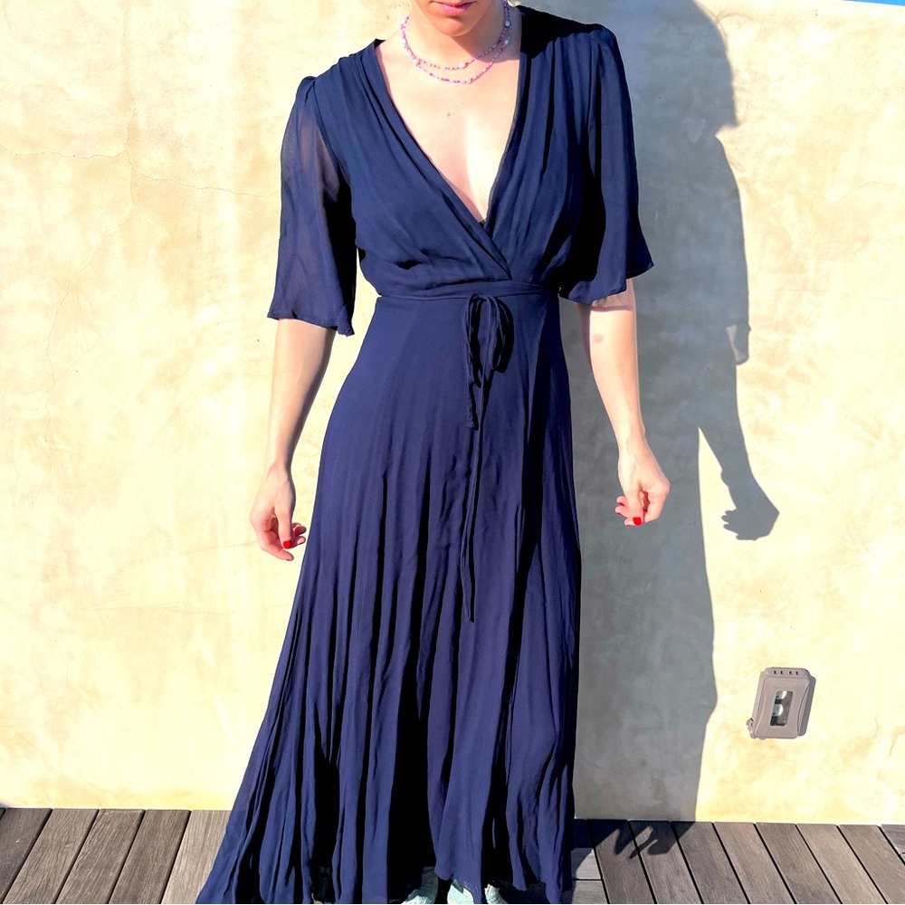 REFORMATION size 4 navy maxi dress